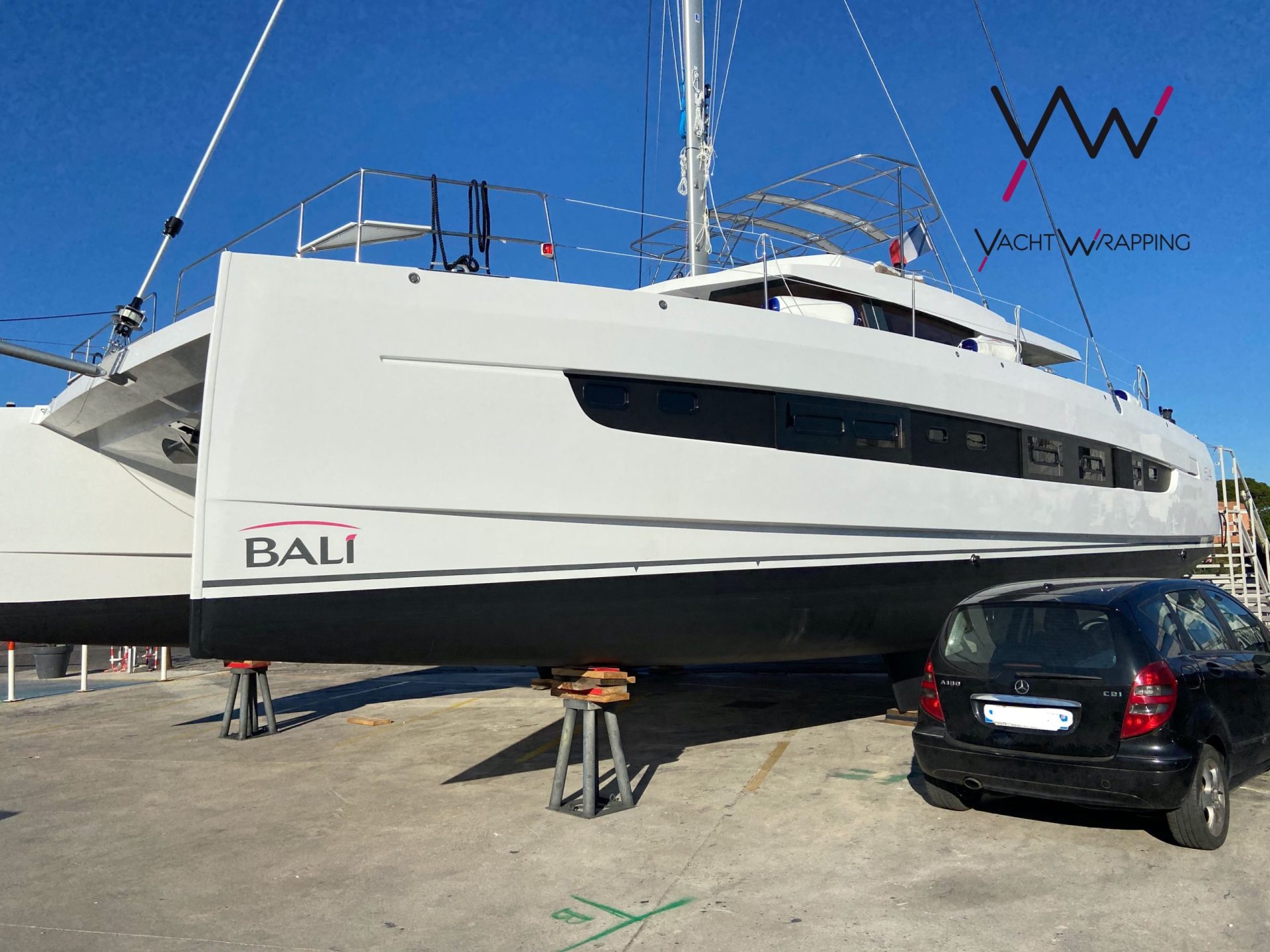 Bali 5.4 - Total covering - Yacht Wrapping